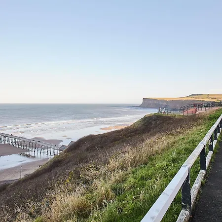 Host & - Salty Bay *