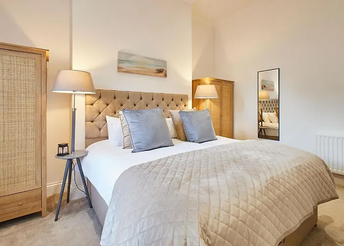 Host & - Salty Bay Saltburn-by-the-Sea